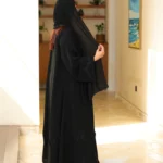 ⁦كلوش دبل بتطريز اسود على اكمام و اسفل 0896⁩ - الصورة ⁦4⁩