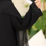 ⁦عباية جودة كريب مطرزه بشك اسود على اكمام 0906⁩ - الصورة ⁦2⁩
